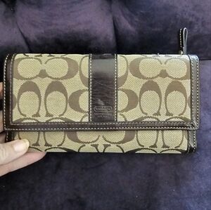 Coach Womens full size wallet with removable checkbook cover. Lilac interior